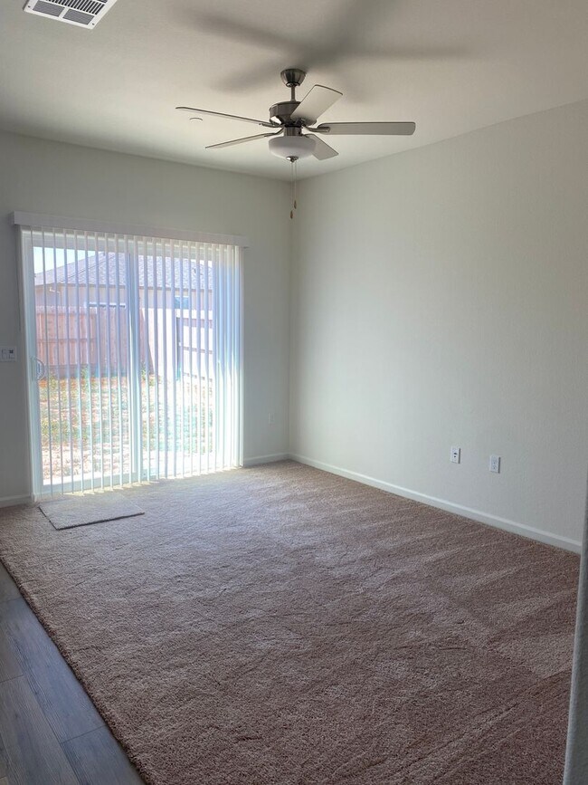 Building Photo - Brand New Home!