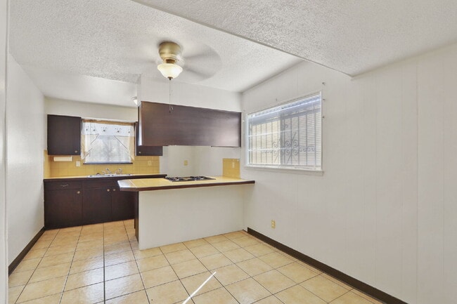 Building Photo - 5440 Viceroy Dr