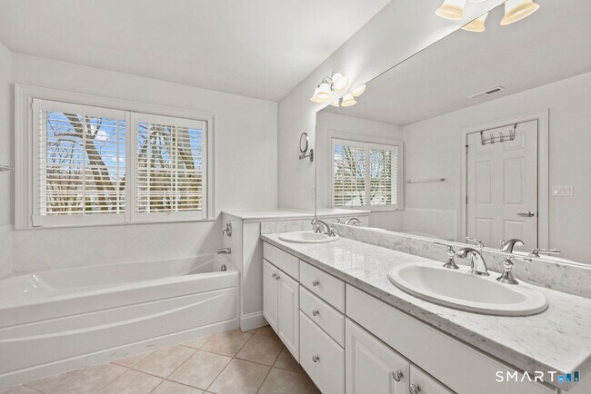 Building Photo - 41 Park Pl Cir