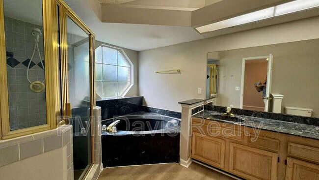 Building Photo - 9092 Camshire Dr