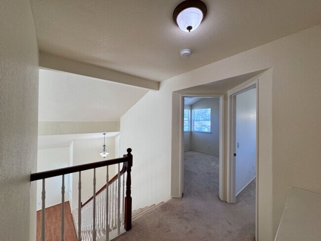 Building Photo - Spacious 3 Bedroom Home with High Ceilings...