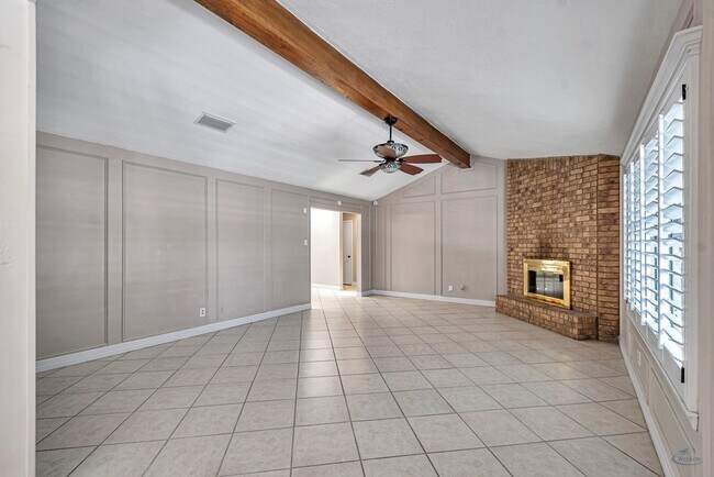 Building Photo - 1800 W 23rd St