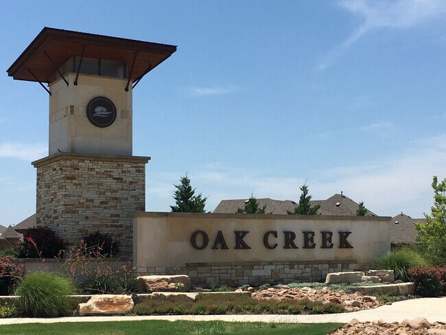 Building Photo - 4-Bedroom Home in Oak Creek - Highly Sough...