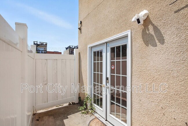 Building Photo - 1125 Race St