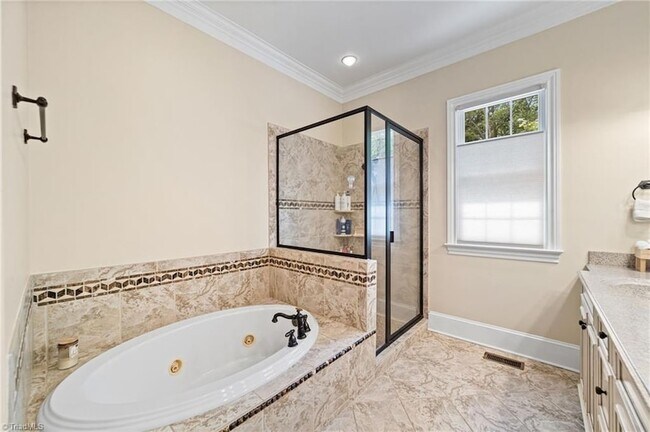 Building Photo - 7517 Henson Forest Dr