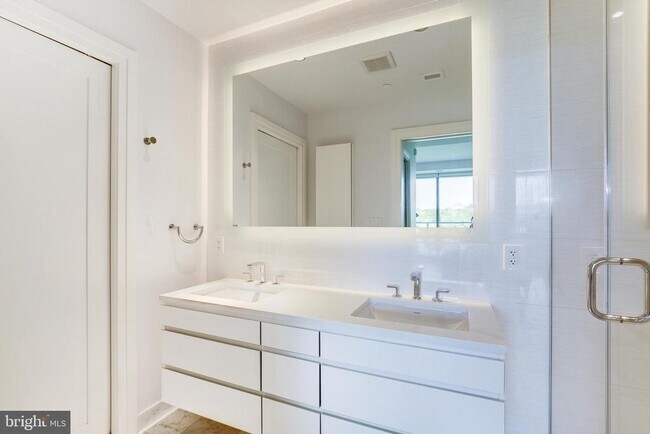 Building Photo - 2501 M St NW