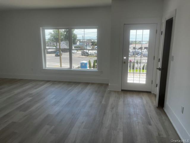 Building Photo - 700 W Montauk Hwy