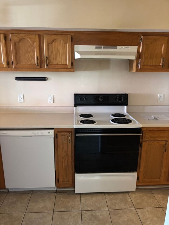 Building Photo - 209 E Duffy St