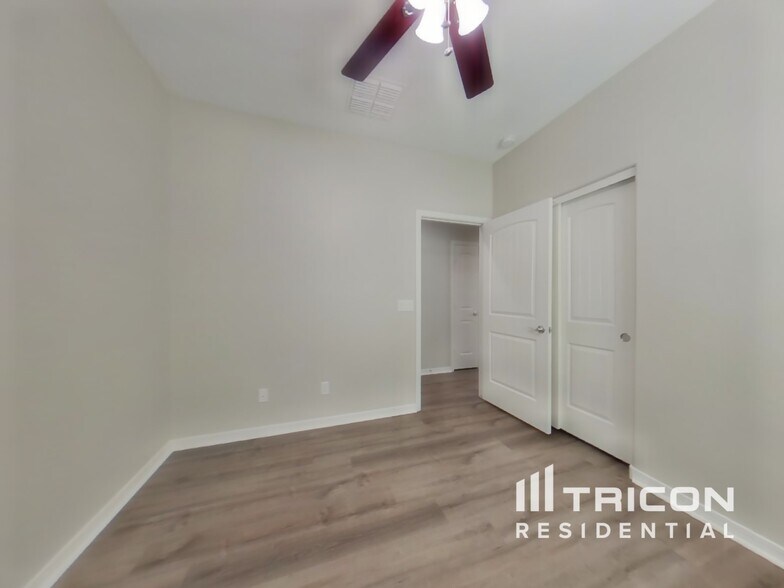 Building Photo - 41220 W Colby Dr