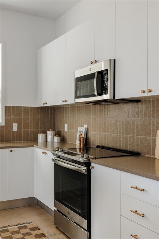 Building Photo - 800 Embassy Dr