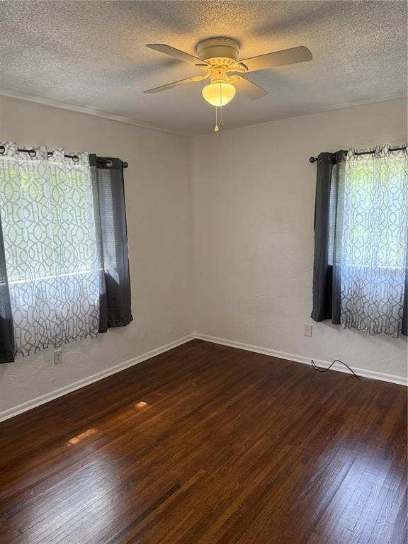 Building Photo - 1570 W Beresford Ave