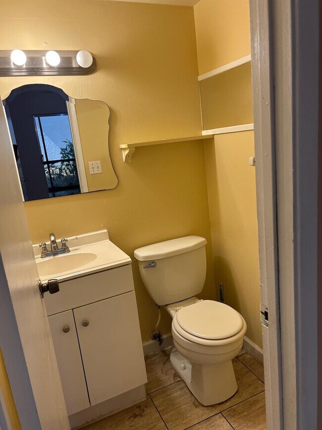 Building Photo - 2200 Springdale Blvd