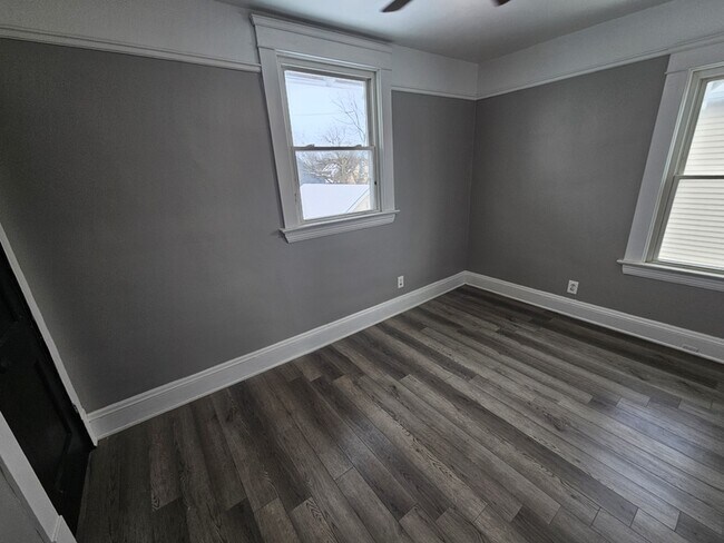 Building Photo - 3386 E 134th St