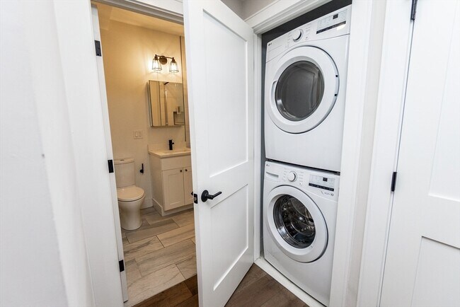 Building Photo - 12 Reedsdale St