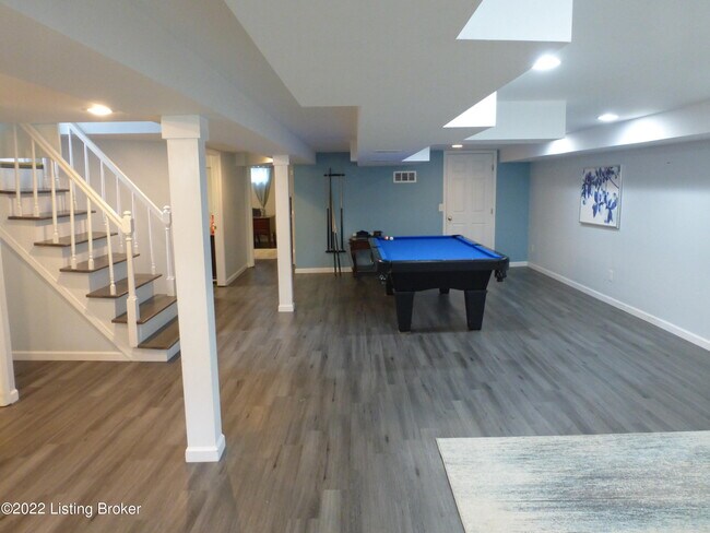 Building Photo - 701 Rudy Ln