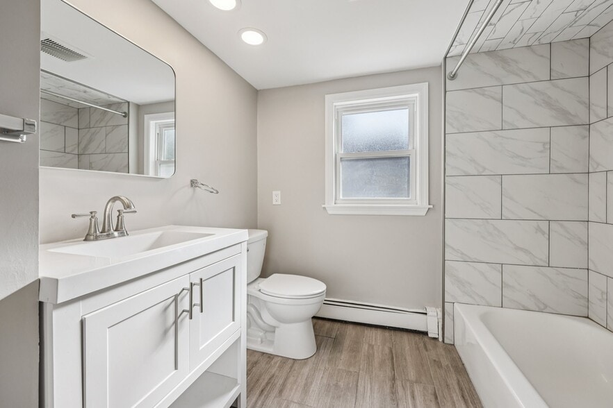 Building Photo - 144 Union St