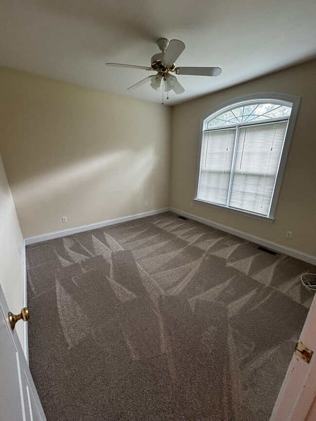 Building Photo - 14116 Spruce Ave