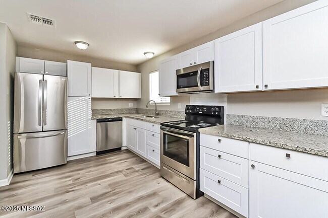 Building Photo - 4657 S Paseo Don Carlos