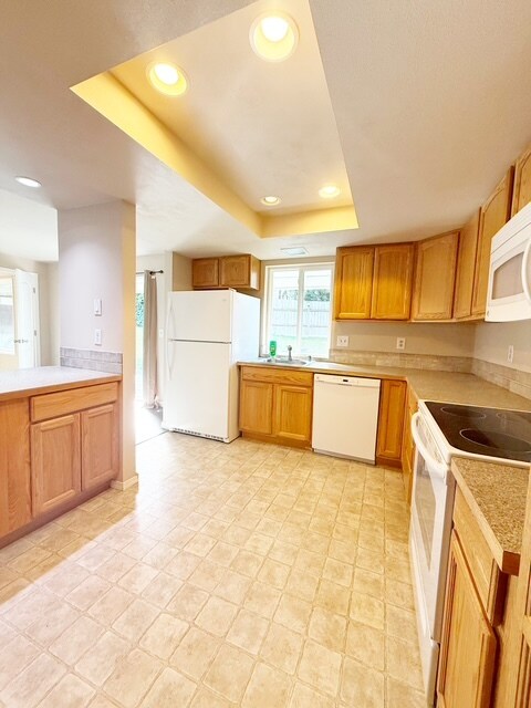 Building Photo - 2744 Grand Fir Pl SE