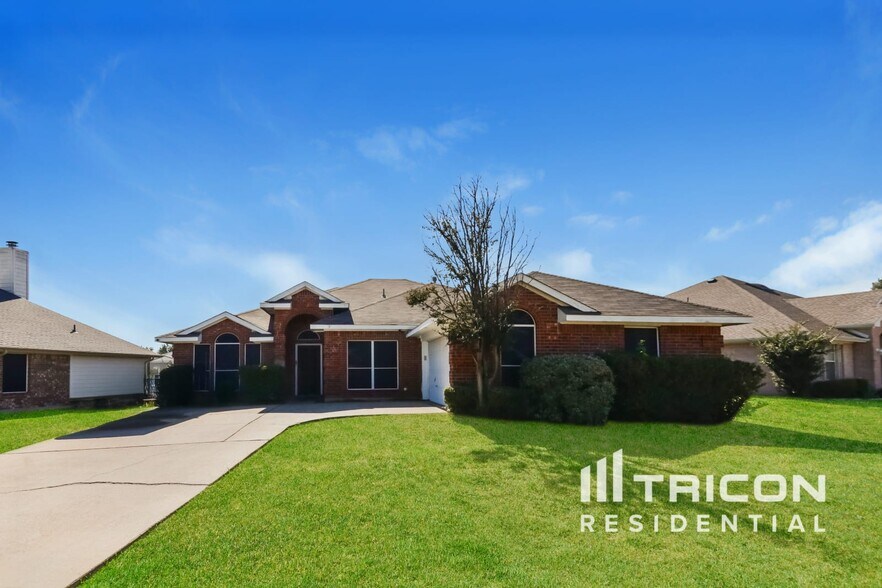 Primary Photo - 2021 Cantura Dr