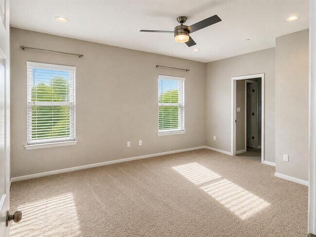 Building Photo - 2304 S Lakeline Blvd