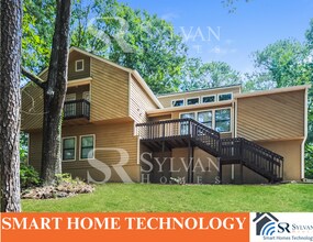 Building Photo - This lovely home is ready for your personal touch!