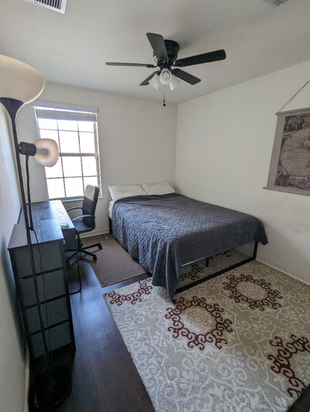 Building Photo - 6828 Holly Heath Dr