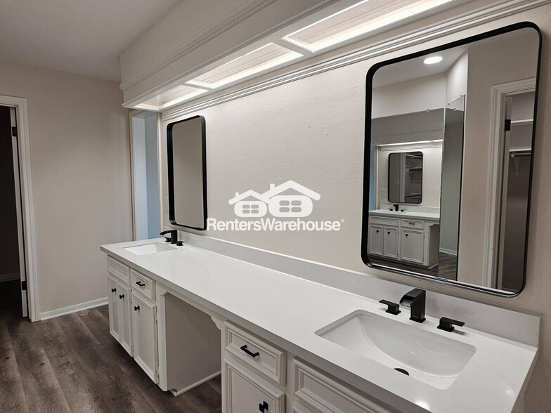 Building Photo - 16627 Aldenham Pl