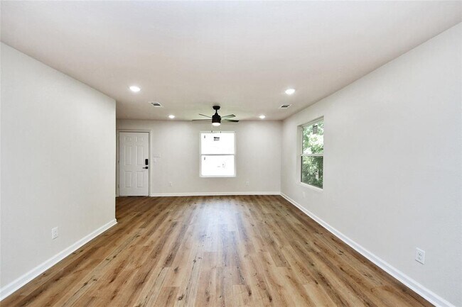 Building Photo - 2804 Bringhurst St