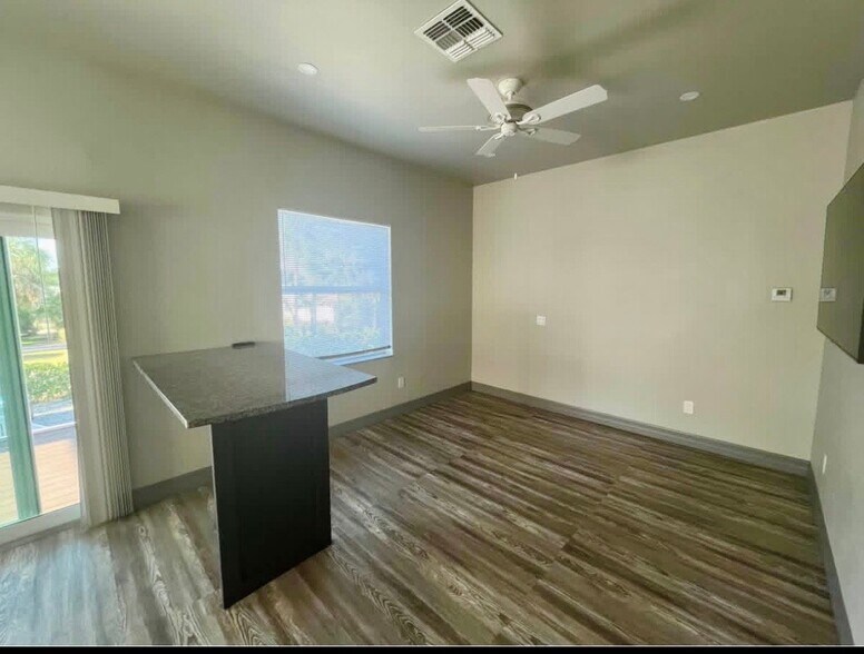 Building Photo - 5593 Briarcliff Rd