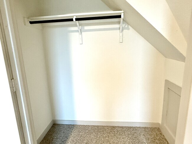 Building Photo - 13916 Lubeck Dr