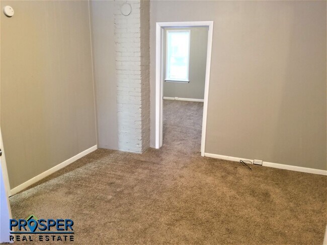 Building Photo - ST1019