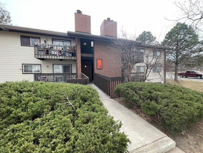 Building Photo - 2 Bedroom 2 Bathroom Aurora Condo!  ***Move-In Special***