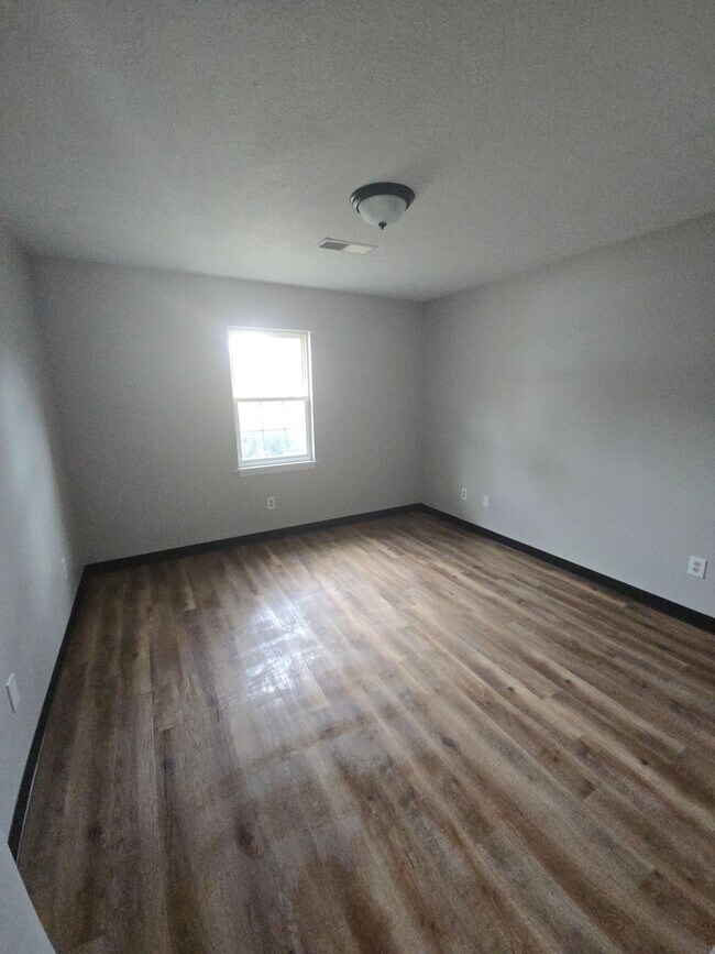 Building Photo - 429 N Wilson Ave