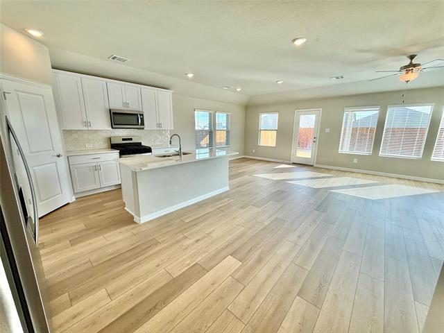 Building Photo - 2104 Rannoch St