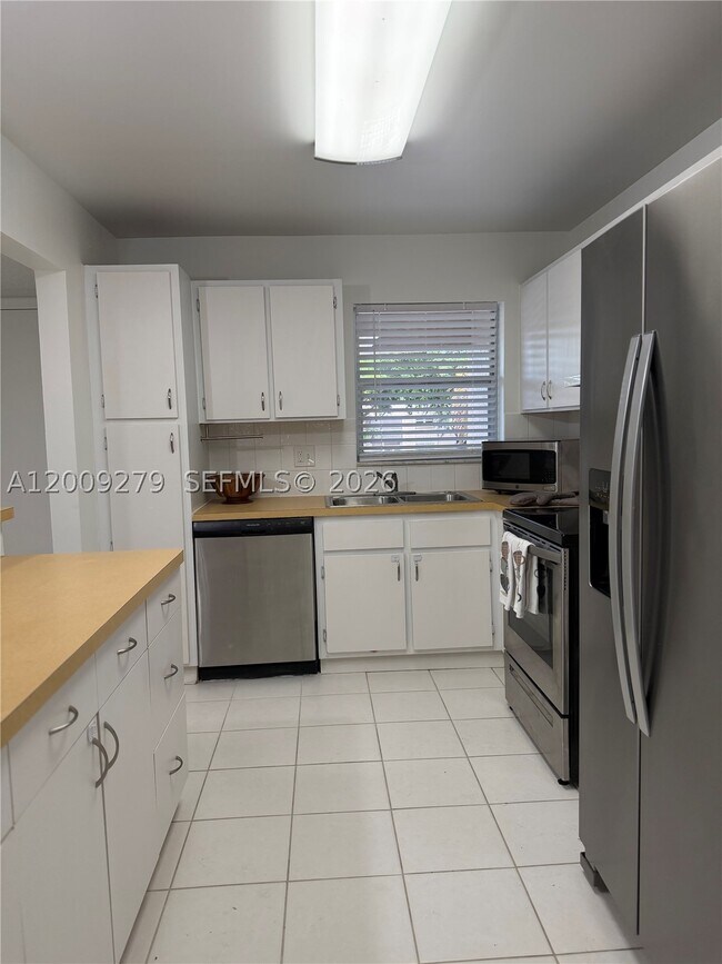 Building Photo - 8513 Old Country 415