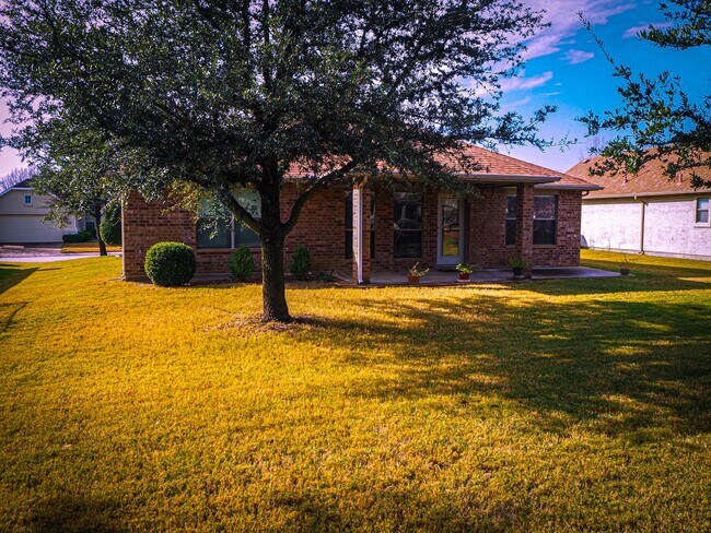 Building Photo - 2 Bedroom - 2 Bath in Robson Ranch
