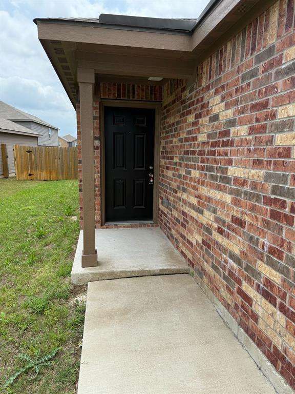 Building Photo - 532 Fox Glen Trl