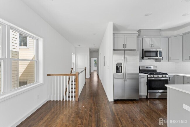 Building Photo - 910 Bergen St