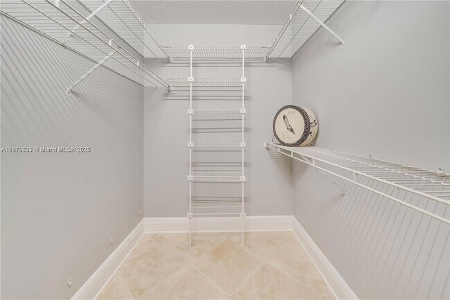 Building Photo - 1180 Manor Ct