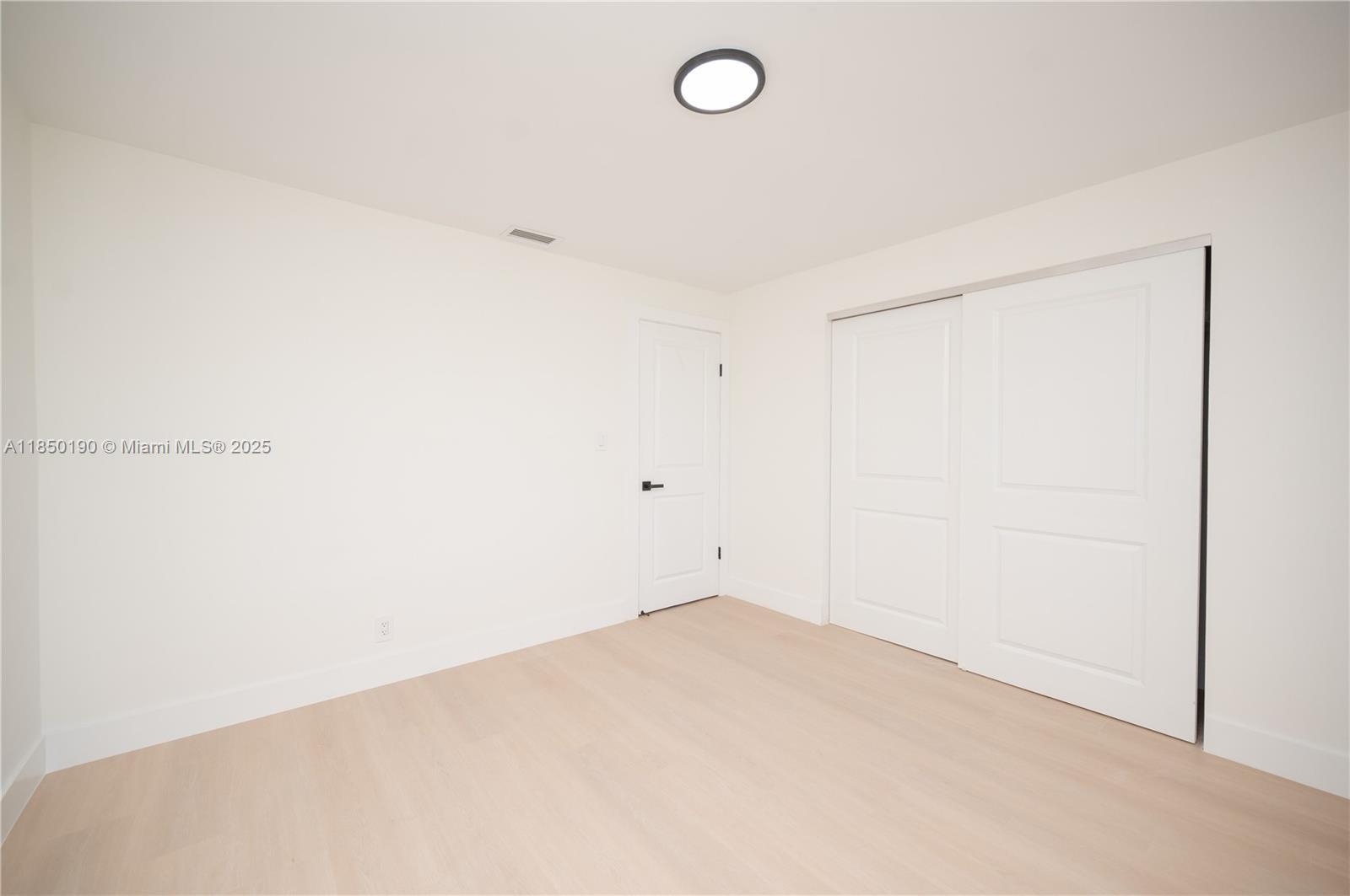 Building Photo - 3751 NE 17th Ave