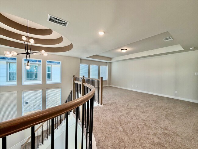 Building Photo - 1111 Luna Dr