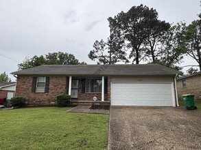 Building Photo - 6609 Blue Bird Dr