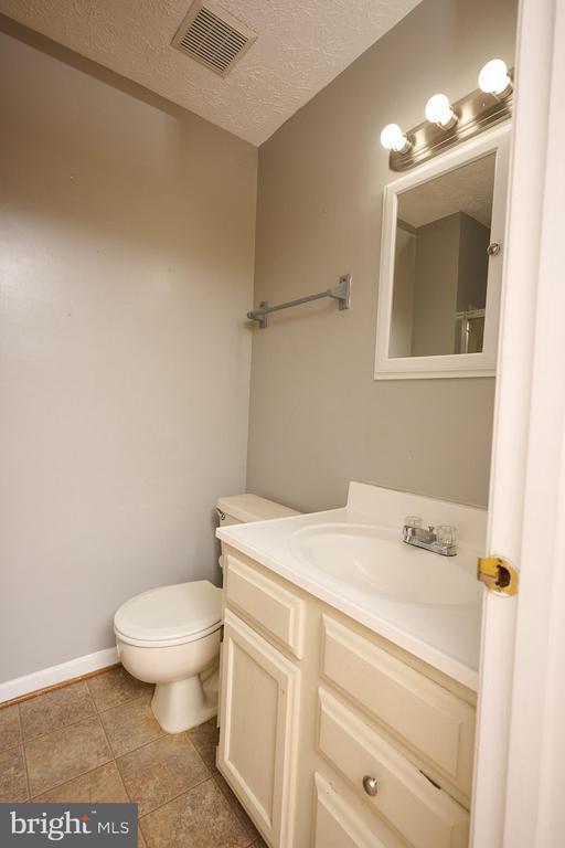 Building Photo - 1492 Greenbriar Cir