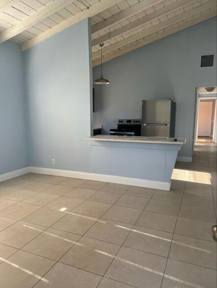 Building Photo - 519 NW 10th Ave