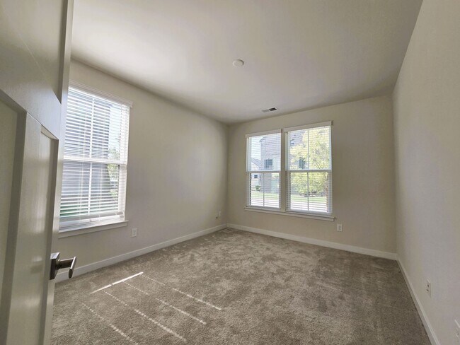 Building Photo - 2209 Cantina Ln