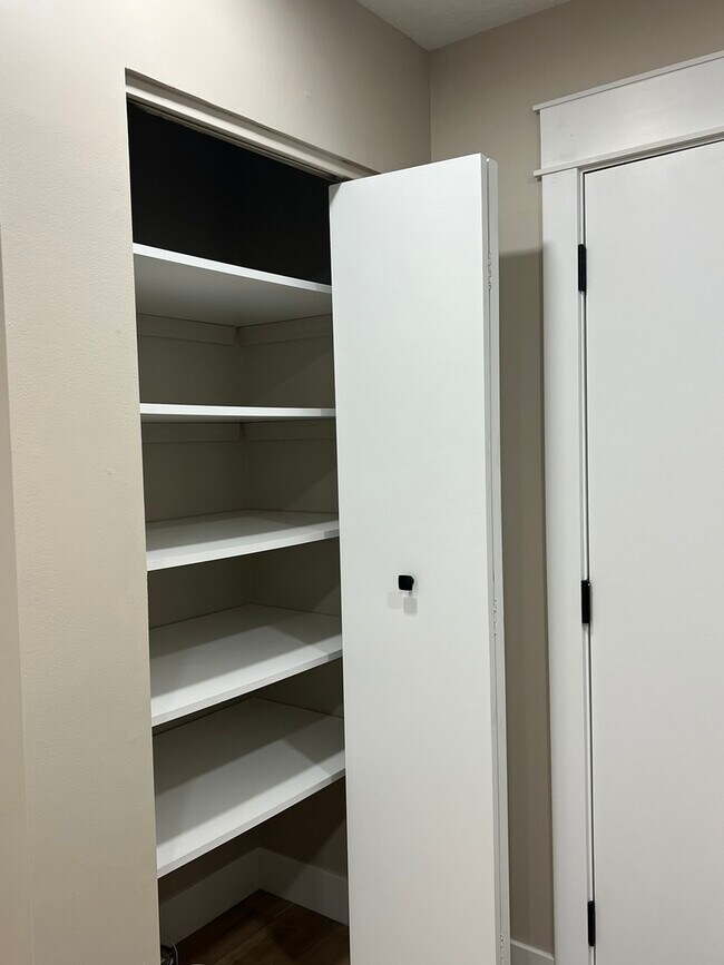 Building Photo - 109 Ravinia Dr