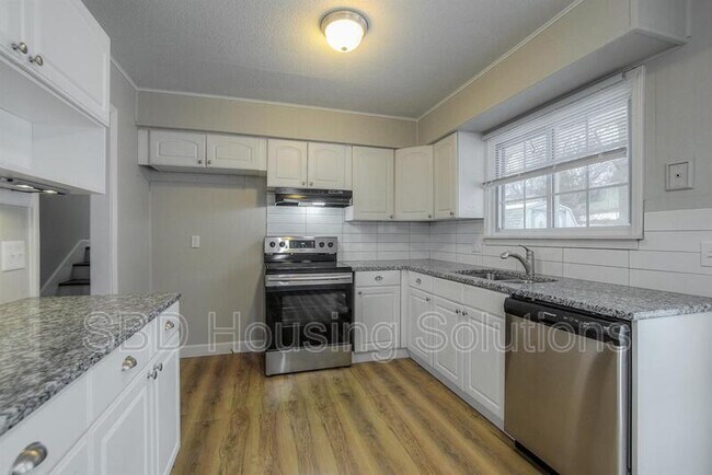 Building Photo - 16003 East 35th St S