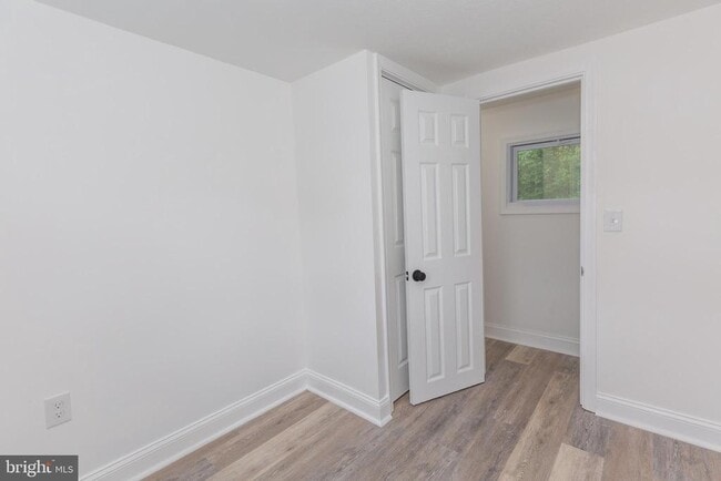 Building Photo - 30 Laurel Hill Ln