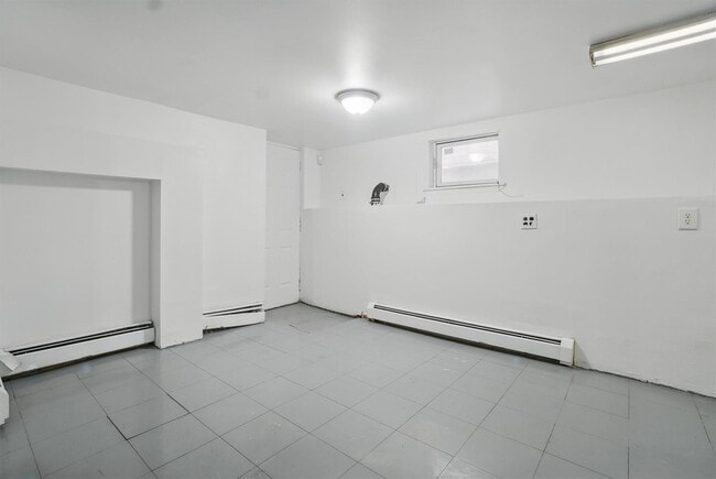Building Photo - 419 S 7th Ave
